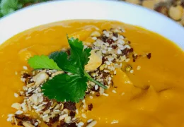 🥄🍠 Velouté de patate douce à l’orange & Dukkah croquante — La recette bien-être by L’Ours Vert